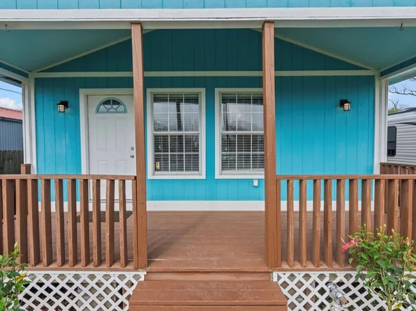 620 6th St, San Leon, TX 77539
