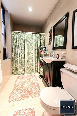 Rented by Bond New York | media 26