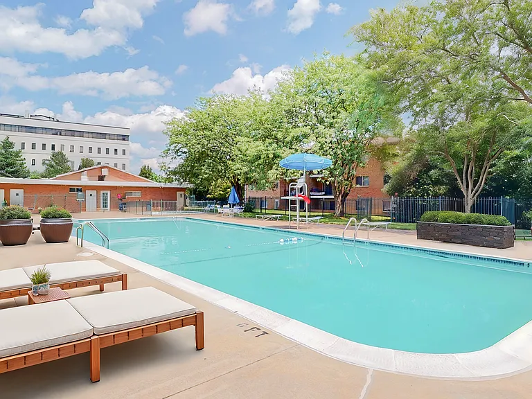 Westgate At Laurel Apartments — Photo 7