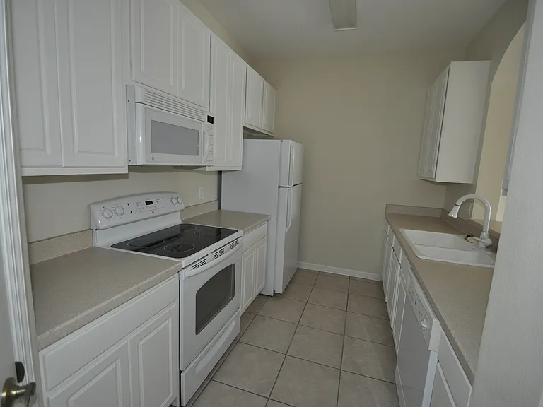 588 Brantley Terrace Way #305 — Photo 2