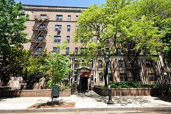 Sold by Corcoran | media 24