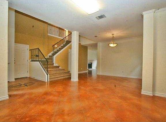 2nd image of 2100 Wood Acre Ln APT 9