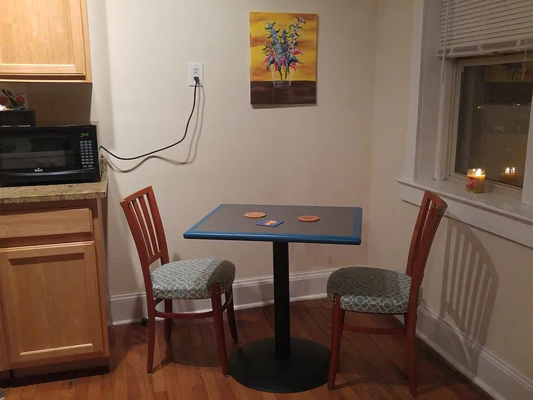 2 windows in kitchen