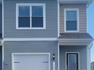 10 Bloomsbury St, Falling Waters, WV 25419