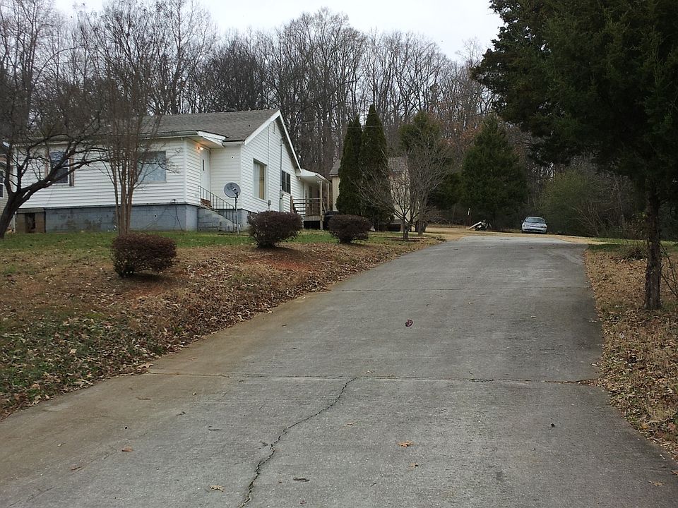 Street view_parking on driveway