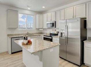 1544 W Parkview Dr, Syracuse, UT 84075