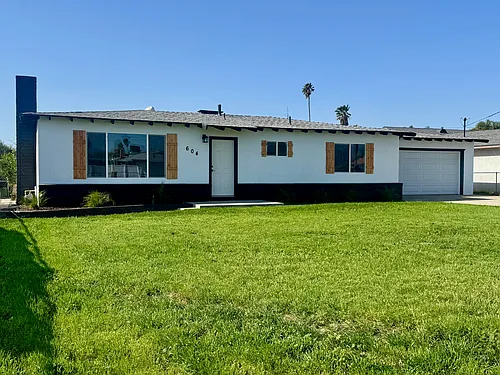 604 N Acacia Ave Photo 1