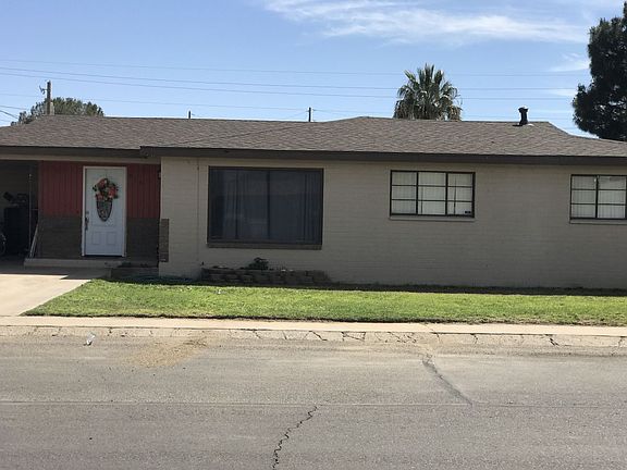 3rd image of 815 W Stirrup Dr