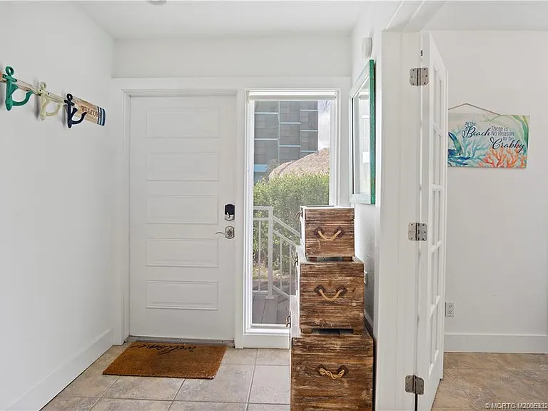 245 NE Macarthur Blvd #12 — Photo 8