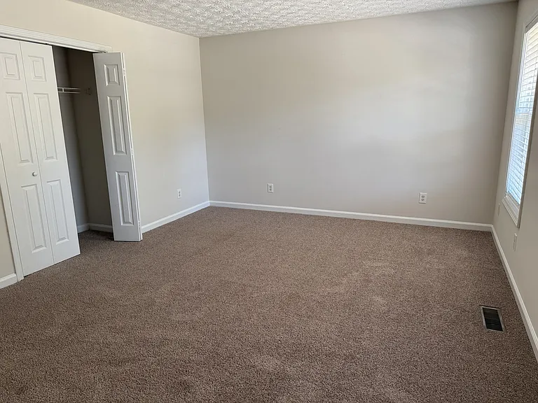 Cresthill Townhomes — Photo 13