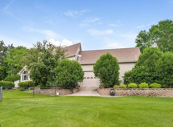 3rd image of 6265 Holly Dr