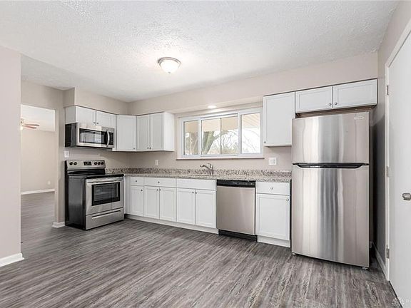 3rd image of 811 Kensington St