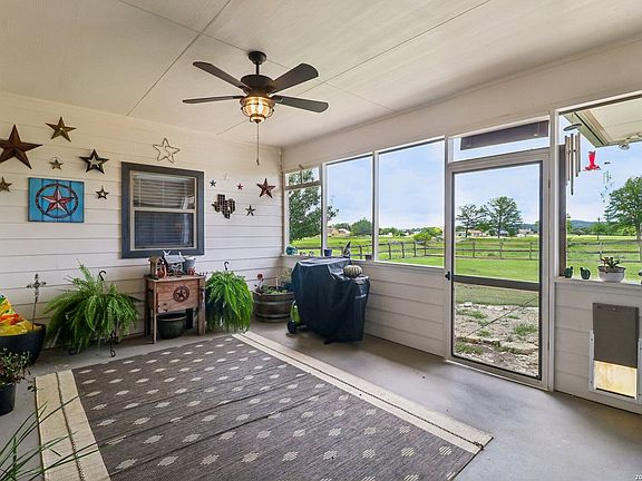 2nd image of 308 Wood View Cir