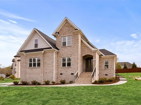 8518 Julina Dr, Oak Ridge, NC 27310