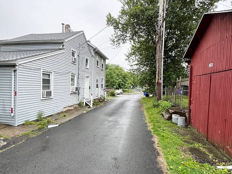 219 Orchard St — Photo 11