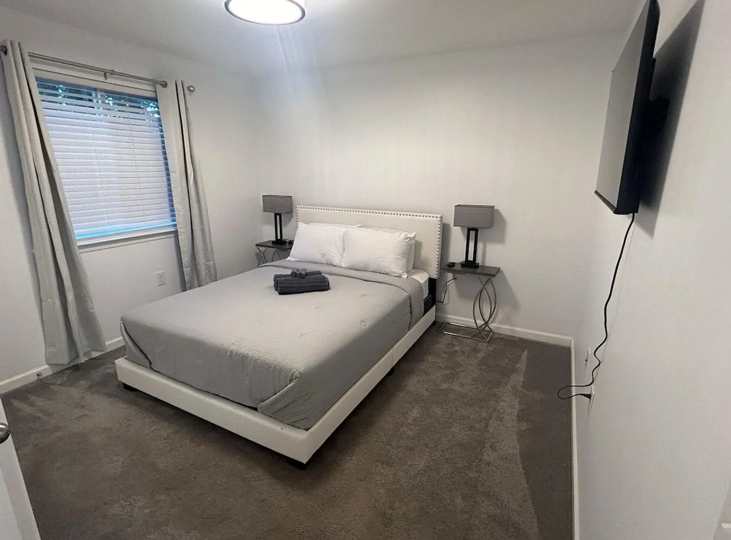 Room in 2 Bedroom Home at Albemarle Rd — Photo 4