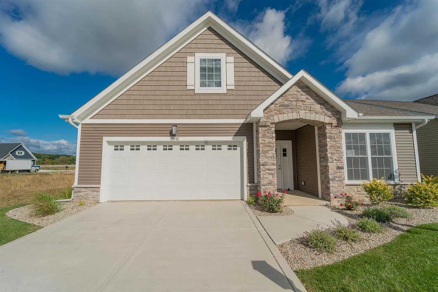 2105 Northwood Ln photo 1