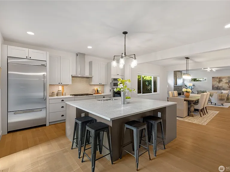 10317 Sand Point Way NE — Photo 8
