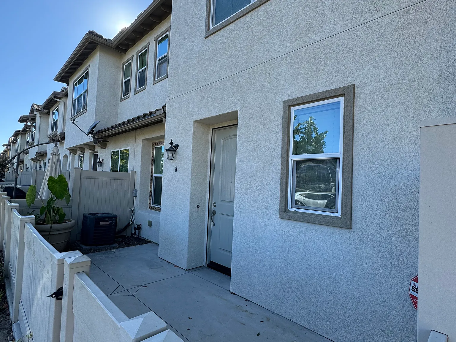 3 bed, 2.5 bath, 1635 sqft, $3,950 — Photo 4