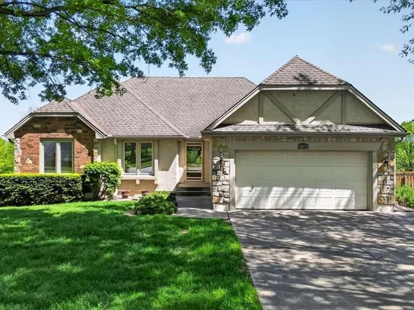 4933 SW Raintree Pkwy, Lees Summit, MO 64082