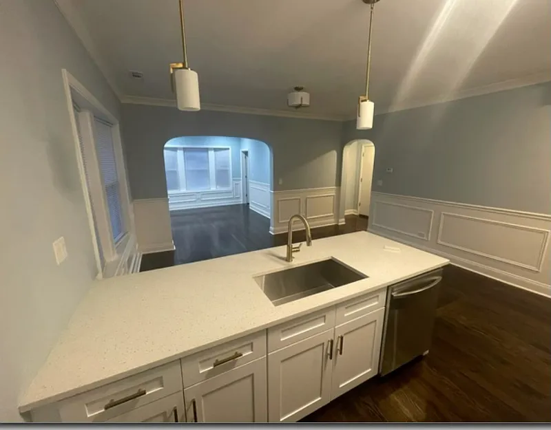 909 N Austin Blvd — Photo 2