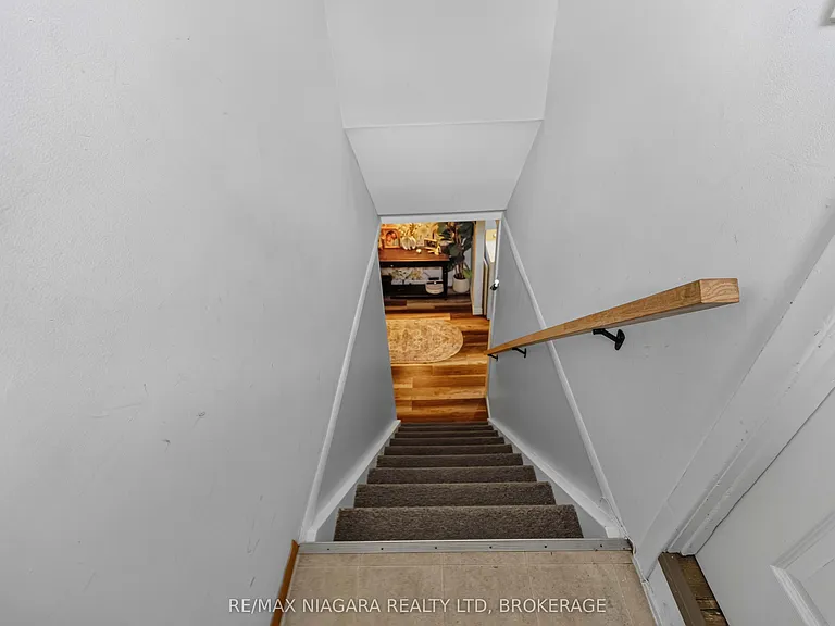 12 Wallace St #BASEMENT — Photo 25