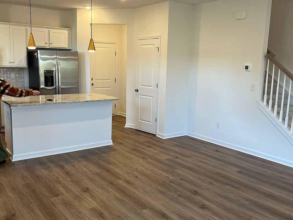 1st image of 1014 Overbrook Pl