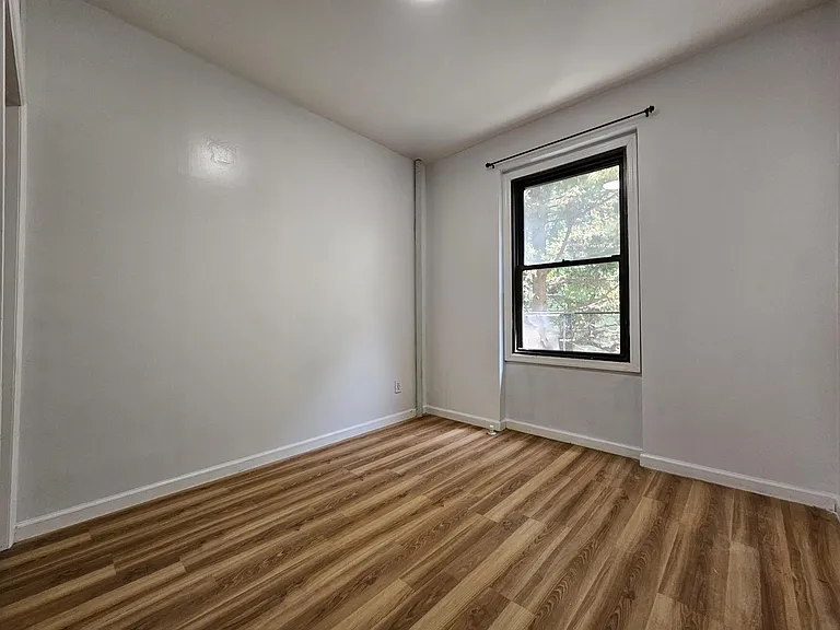 21-48 35th St #2A — Photo 4