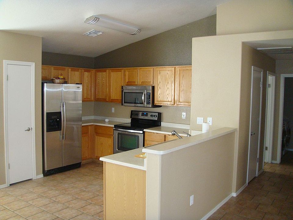 2nd image of 10435 W Reade Ave