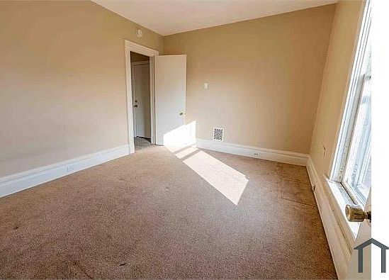 3rd image of 740 Cherry St SE APT 4