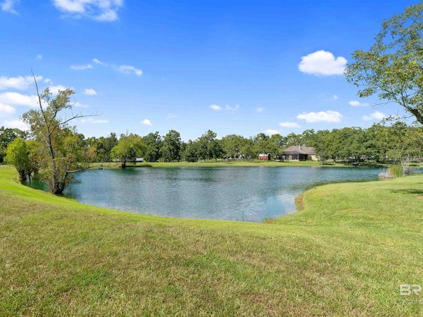 8753 Bishop Rd, Fairhope, AL 36532