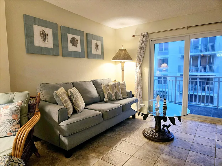 1161 Hillsboro Mile #506 — Photo 34
