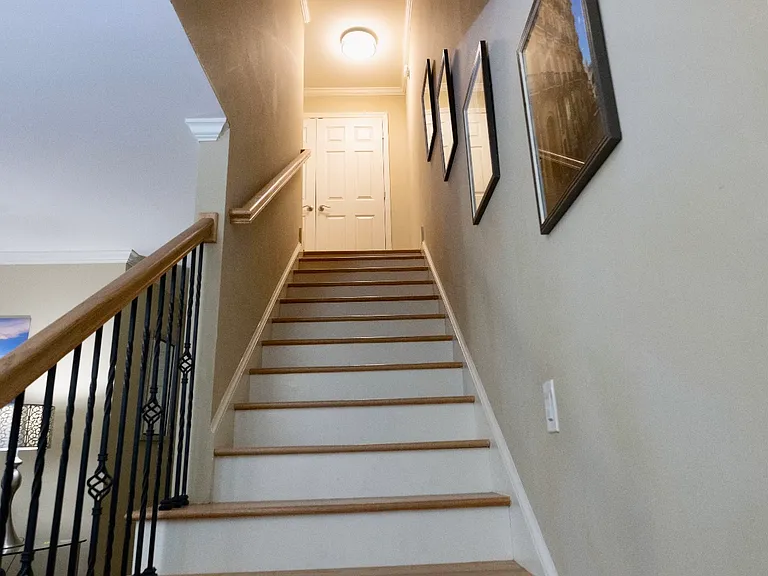 2905 Burch Ave #1 — Photo 26