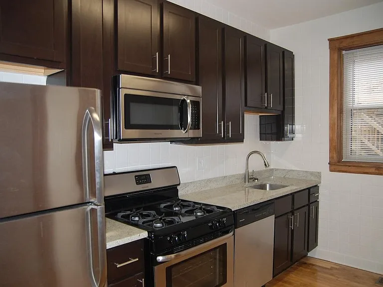 1535 West Addison — Photo 28