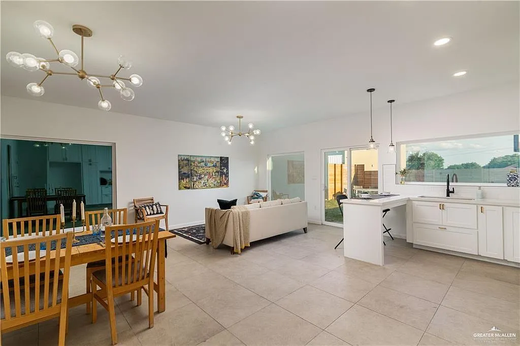 3 bed, 2.5 bath, 1471 sqft, $1,950 — Photo 4
