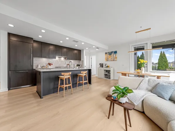 9233 Odlin Rd #114, Richmond, BC V6X 0V4