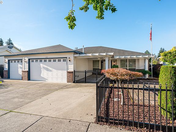 2nd image of 1128 SE 116th Ct
