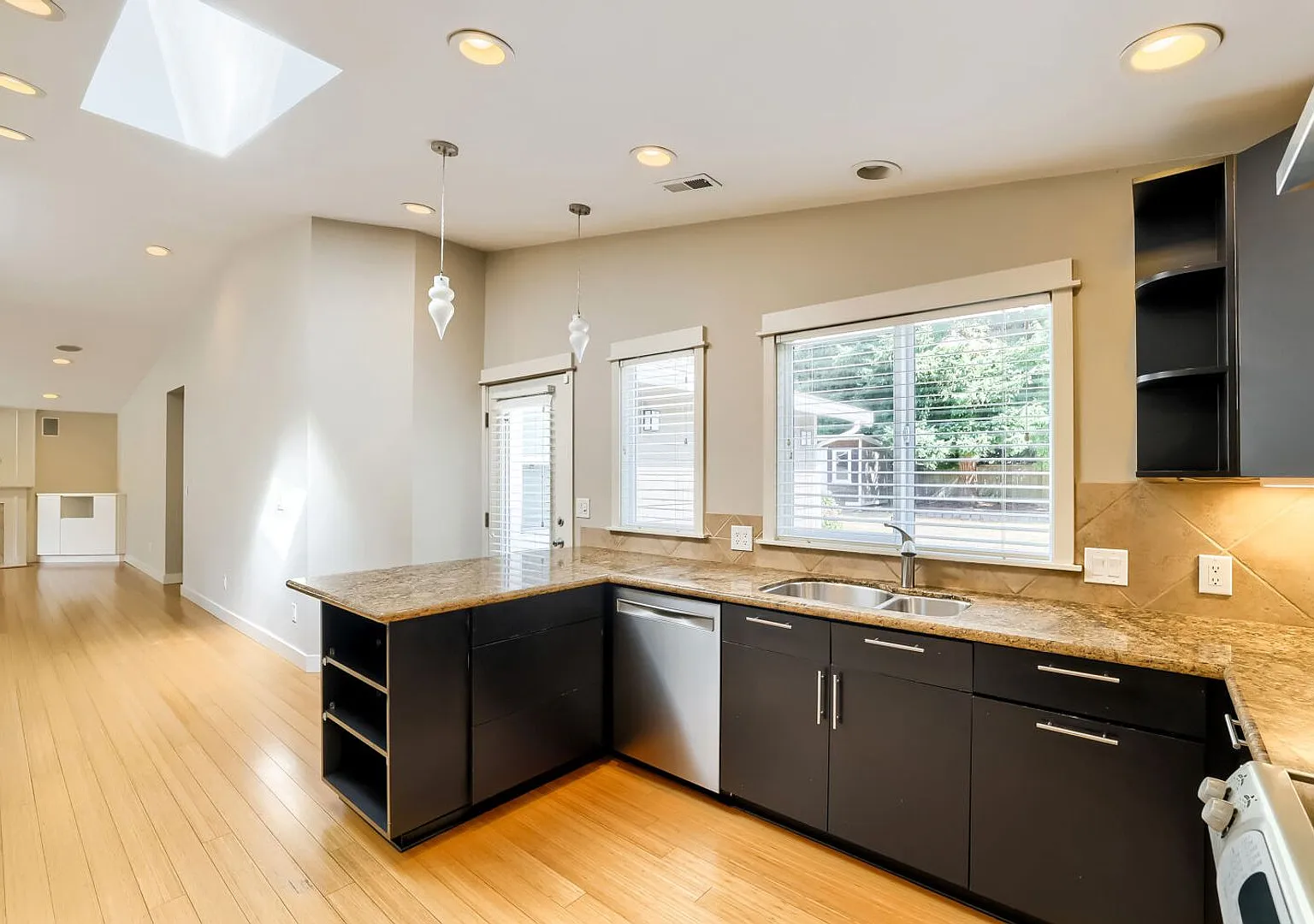 Updated Kirkland Home with Expansive Private Backyard! — Photo 4