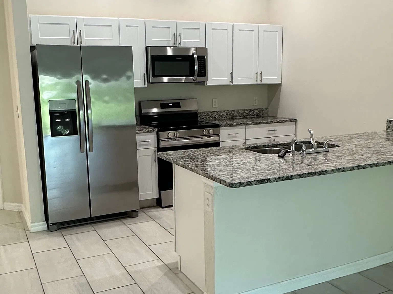 3 bed, 2.0 bath, $1,590 — Photo 4