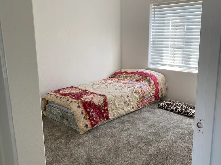 2198 Victoria Ave — Photo 3