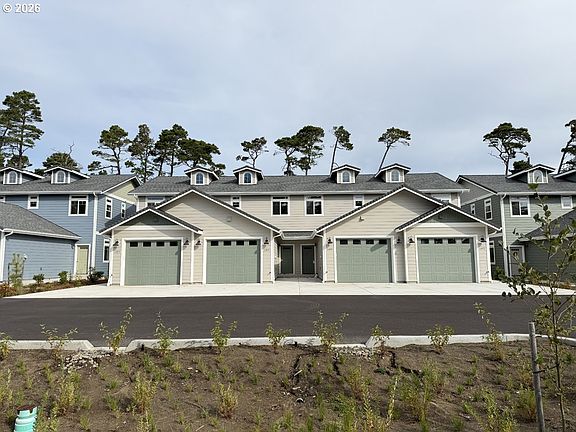 5th image of 1453 37th St