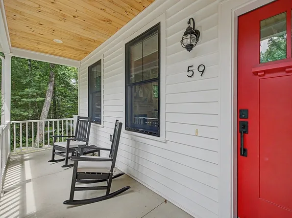 59 Ice Pond Dr, Northampton, MA 01062