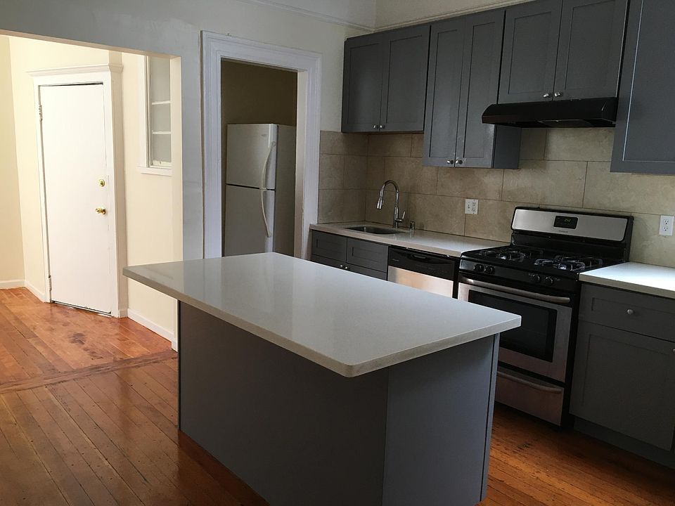 1st image of 995 Steiner St
