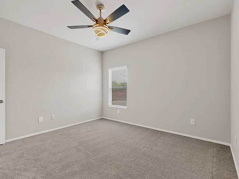 3038 Laguna Clfs — Photo 5