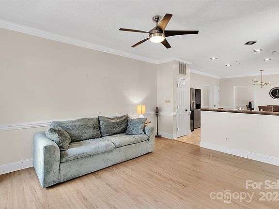 5th image of 2725 Kirkholm Dr