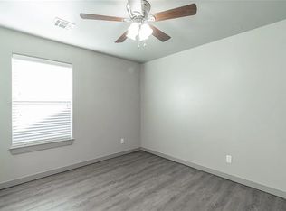 604 NW 175th St #B, Edmond, OK 73012