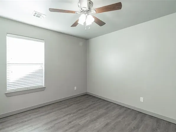 604 NW 175th St #B, Edmond, OK 73012