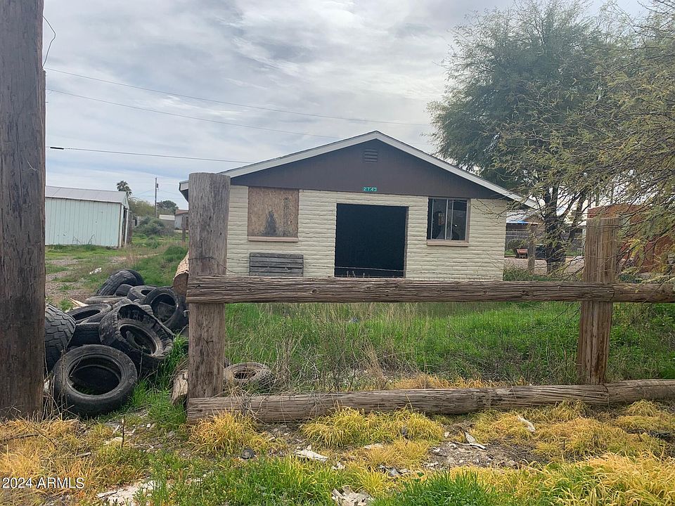 2nd image of 2743 E Picacho Dr