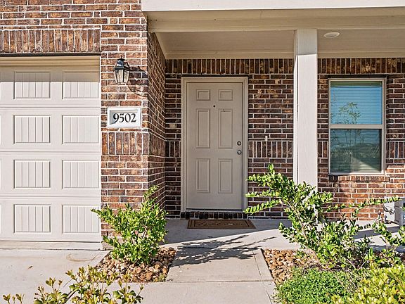 3rd image of 9502 Brookside Point Dr