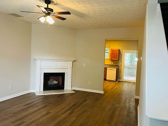 4th image of 4014 Carisbrook Dr